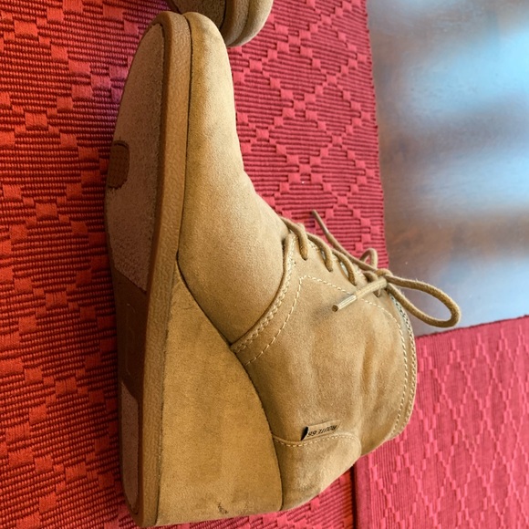 Suede Booties sz 7 light brown - Picture 5 of 7